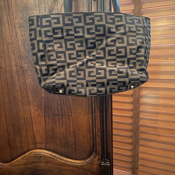 🍁SOLD🍁Authentic Vintage Givenchy Tote - Picture 4 of 13